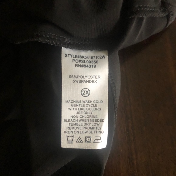 Women’s blouse, size 2X - Picture 9 of 9